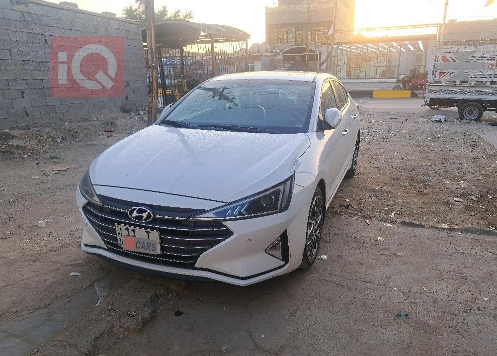 هیوندای ئەلەنترا